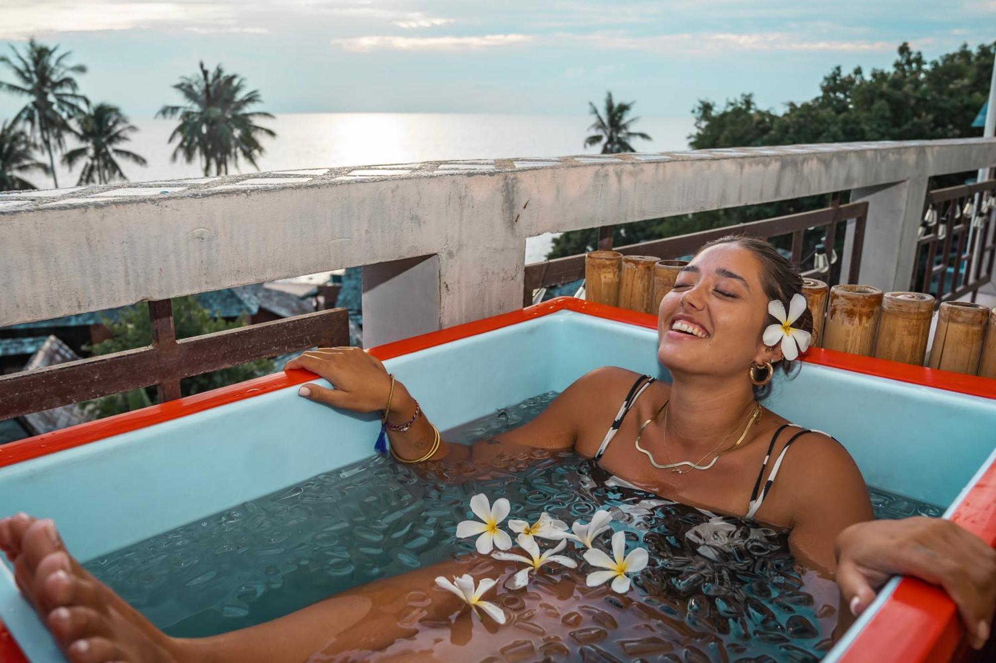 Blue Chitta Yoga & Freediving Hostel Koh Tao Exterior photo