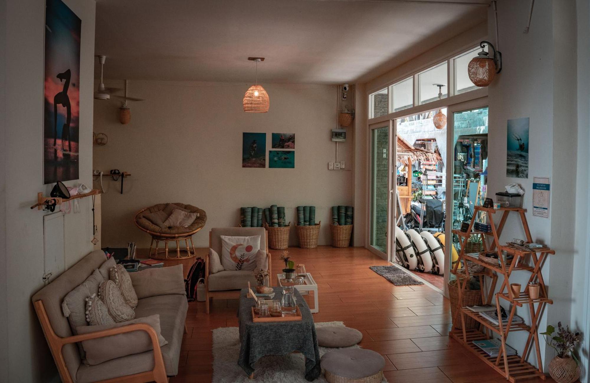 Blue Chitta Yoga & Freediving Hostel Koh Tao Exterior photo